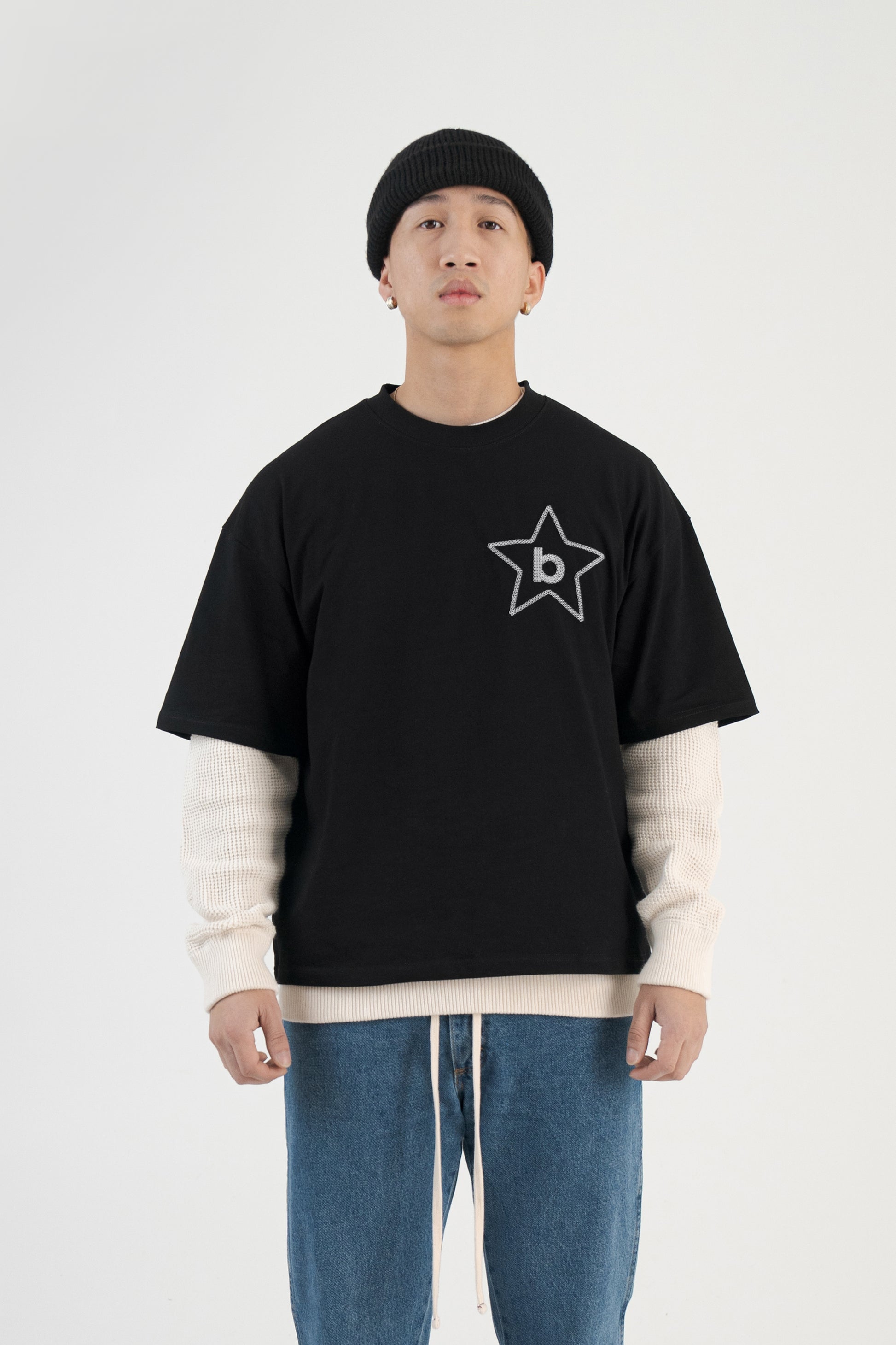 boxy tee - embroidered star black
